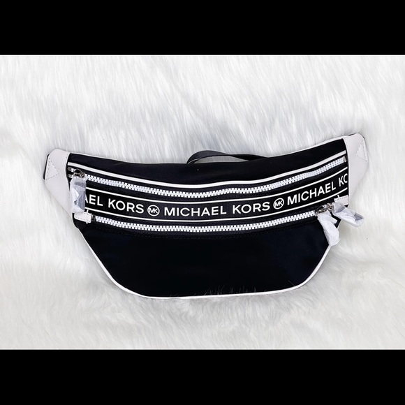 Michael Kors Fanny Pack Black - Picture 1 of 1